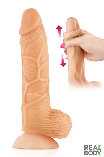 Un pénis flexible et ultra doux, d’un réalisme révolutionnaire avec un va-et-vient du prépuce, des testicules souples à billes mouvantes et une ventouse puissante pour fixation sur toutes surfaces.