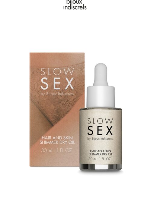 Huile hydratante et brillante spécialement conçue pour la peau et les zones pilleuses telles que les cheveux ou les parties plus intimes. Elle est fabriquée à base d'huile de coco et de mica.