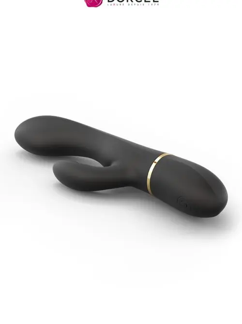 Joli vibromasseur rabbit par Dorcel en version simplifiée. Sa forme est spécialement étudiée pour offrir une stimulation du point G et du clitoris. Glam Rabbit dispose de 10 modes de vibration, il s’utilise avec un bouton unique. Les deux moteurs sont synchronisés et relativement silencieux. Il se recharge via USB avec un cable fourni.