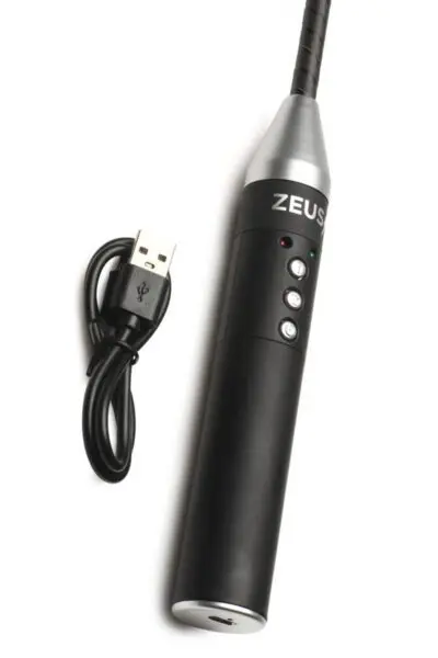 Cravache à Électro-Stimulation - Zeus Electrosex 4 La marque Zeus Electrosex propose une solide cravache E-stim, rechargeable, idéale pour les amateurs comme pour les novices en électro-stimulation.